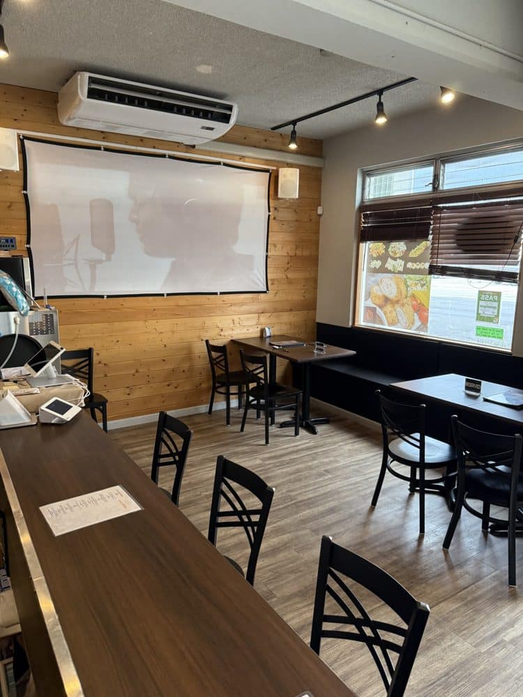 Counter and table seating